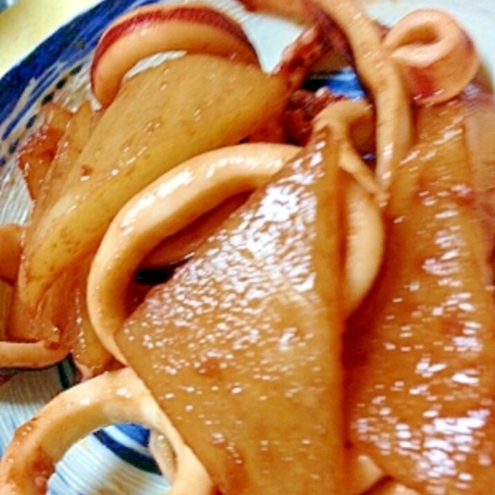 定番のいかと大根の煮物